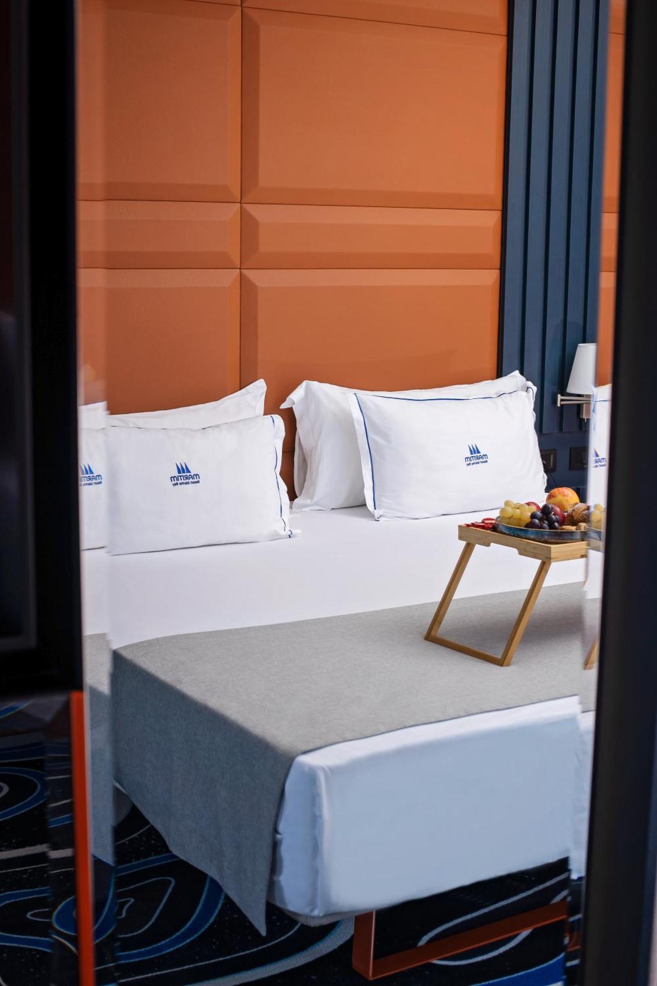 Maritim Marina Bay Resort Spa & Casino Adult Friendly Vlorë 외부 사진 A room at the hotel