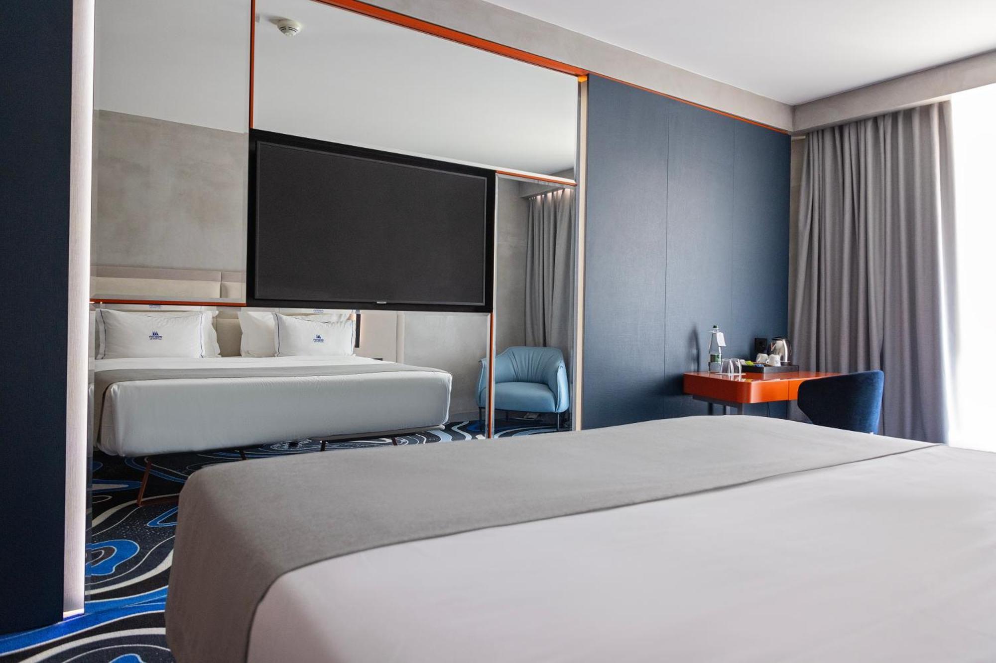 Maritim Marina Bay Resort Spa & Casino Adult Friendly Vlorë 외부 사진 A room at the hotel