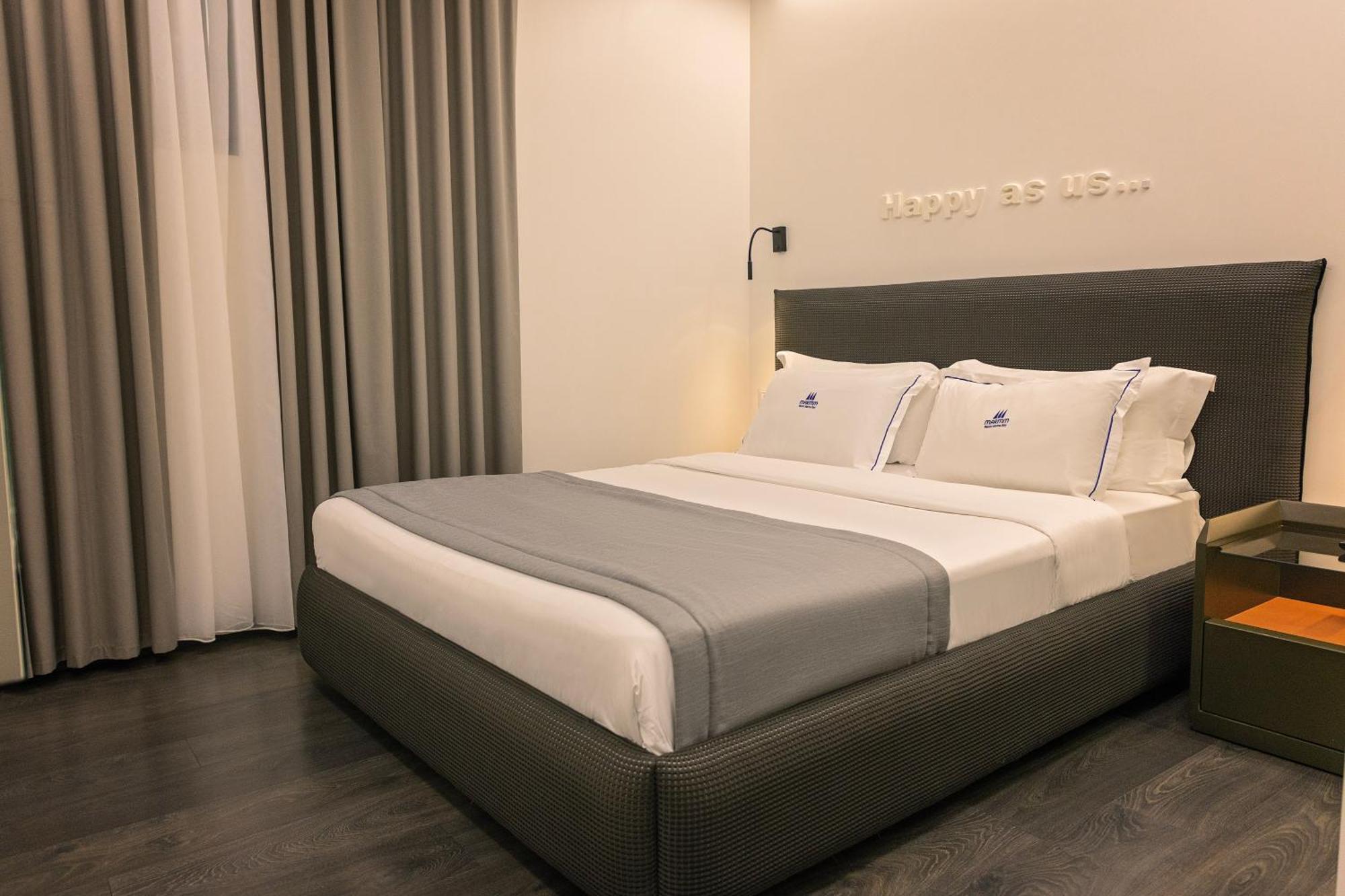 Maritim Marina Bay Resort Spa & Casino Adult Friendly Vlorë 외부 사진 A room at the hotel