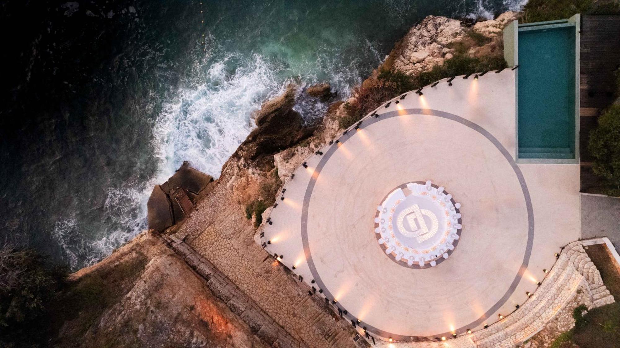 Maritim Marina Bay Resort Spa & Casino Adult Friendly Vlorë 외부 사진 Aerial view of the temple