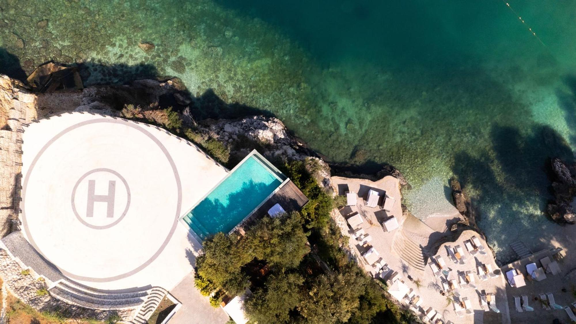 Maritim Marina Bay Resort Spa & Casino Adult Friendly Vlorë 외부 사진 Aerial view of the pool